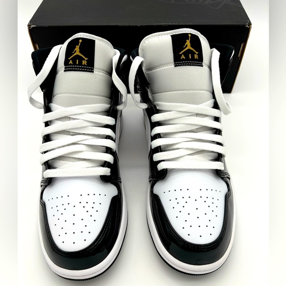 Air Jordan 1 Mid SE Men’s Sneakers, Size 10.5-NIB - Picture 1 of 7